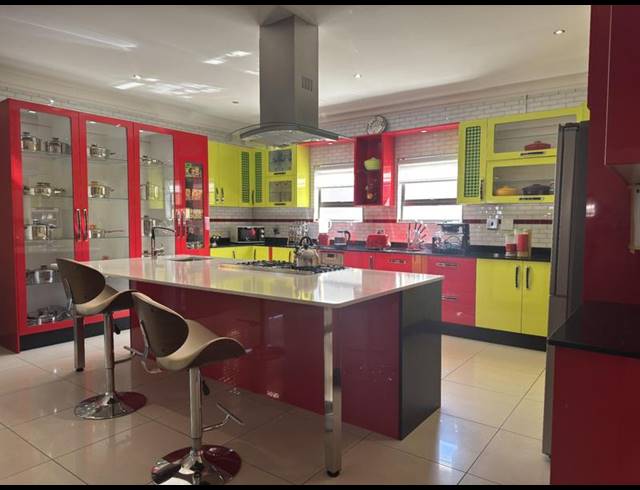 5 BEDROOM HOUSE FOR SALE IN RANGEVIEW EXT 4